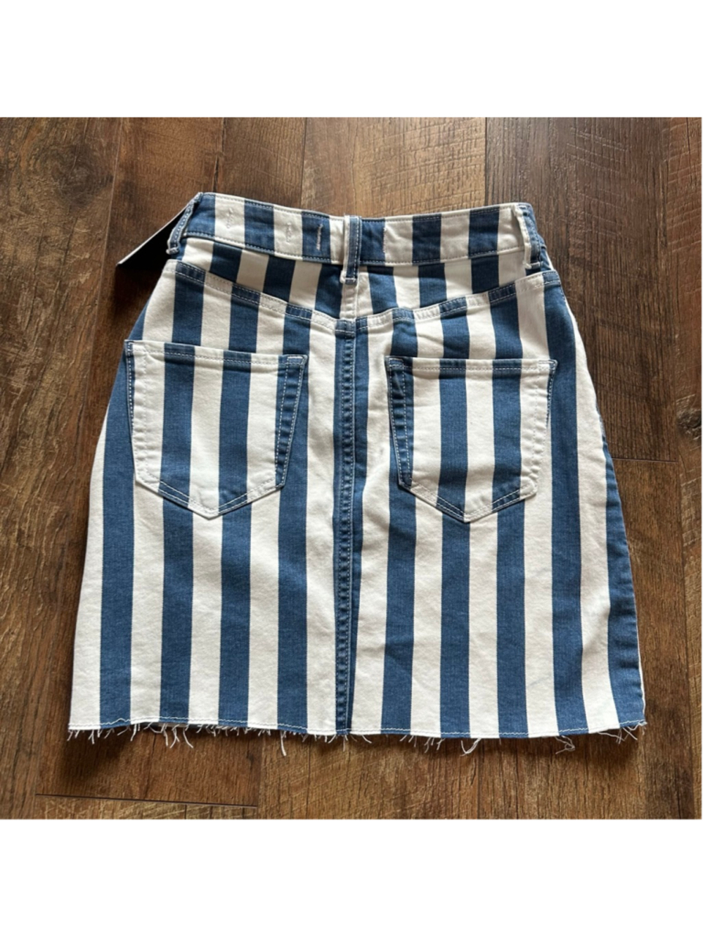Women's Hollister Striped Denim Skirt Size 00 Blue White Summer - Picture 10 of 10